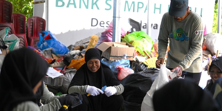 Program PLN Peduli, Ubah Sampah Menjadi Harapan Melalui Bank Sampah Jolali