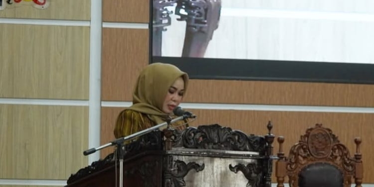 Tujuh Fraksi DPRD Kapuas Sampaikan Pendapat Akhir atas 10 Raperda