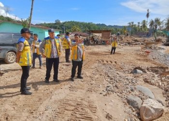 Warga Tukka Cegat Pejabat Kementerian PU, Tuntut Proyek Pengendali Banjir Segera Dituntaskan