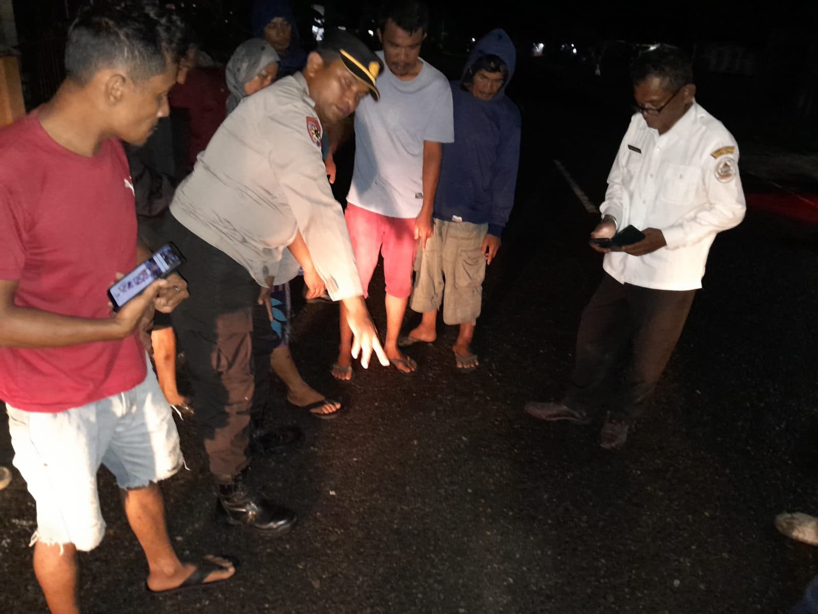 Remaja 17 Tahun Tewas usai Motor Tabrak Truk Berhenti di Jalinsum Barus–Sibolga