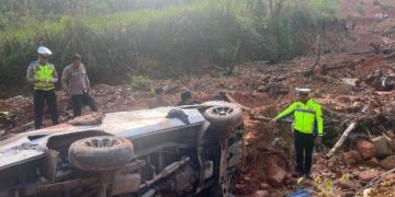 Out of Control di Jalur Sibolga – Tarutung, L300 Ringsek Masuk Jurang 60 Meter