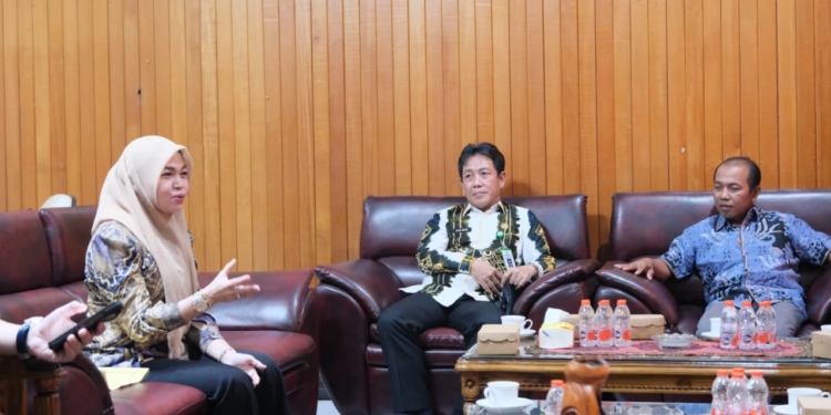 Langkah Bersama Wujudkan Tata Kelola Hibah yang Akuntabel, Bawaslu Balangan dan Kesbangpol Perkuat Koordinasi dengan Bawaslu Kalsel