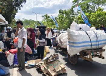 DLH Kalsel Layani Tukar Sampah dengan Sembako Setiap Hari di Bank Sampah Induk