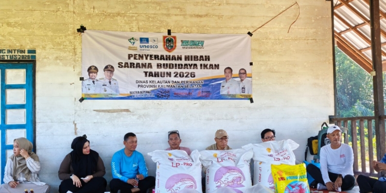 Pemprov Kalsel Salurkan 20 Ribu Benih Papuyu untuk Kampung Papuyu Banjar, Perkuat Sentra Ikan Lokal Unggulan