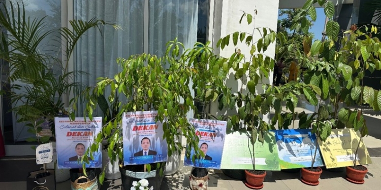 Beleid Baru di ULM, Wajibkan Hadiah Tanaman Hidup di Setiap Seremonial Kampus