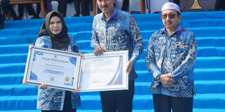 Dinsos P3AP2KB Banjar Raih Penghargaan Ombudsman, Komitmen Pelayanan Publik Makin Diperkuat