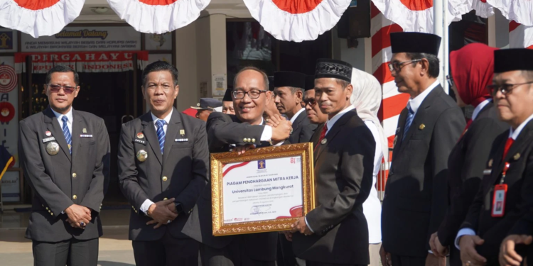 Dinilai Aktif Kelola Kekayaan Intelektual, Kampus ULM Sabet Penghargaan Kemenkum Kalsel