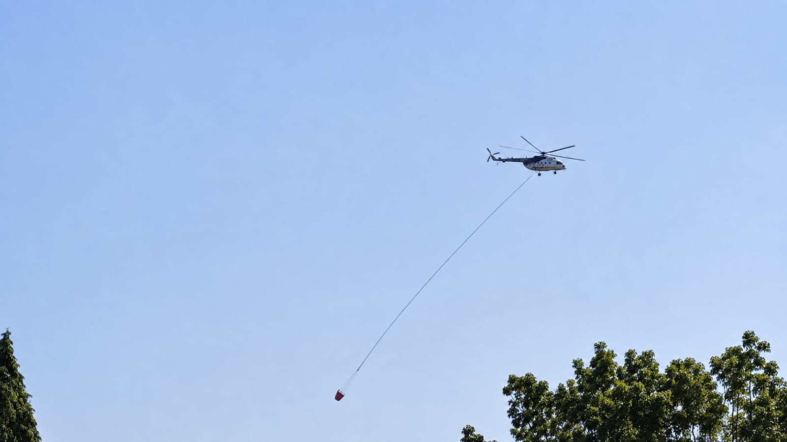 BNPB Siap Tambah Helikopter Water Bombing untuk Perkuat Penanganan Karhutla di Kalsel