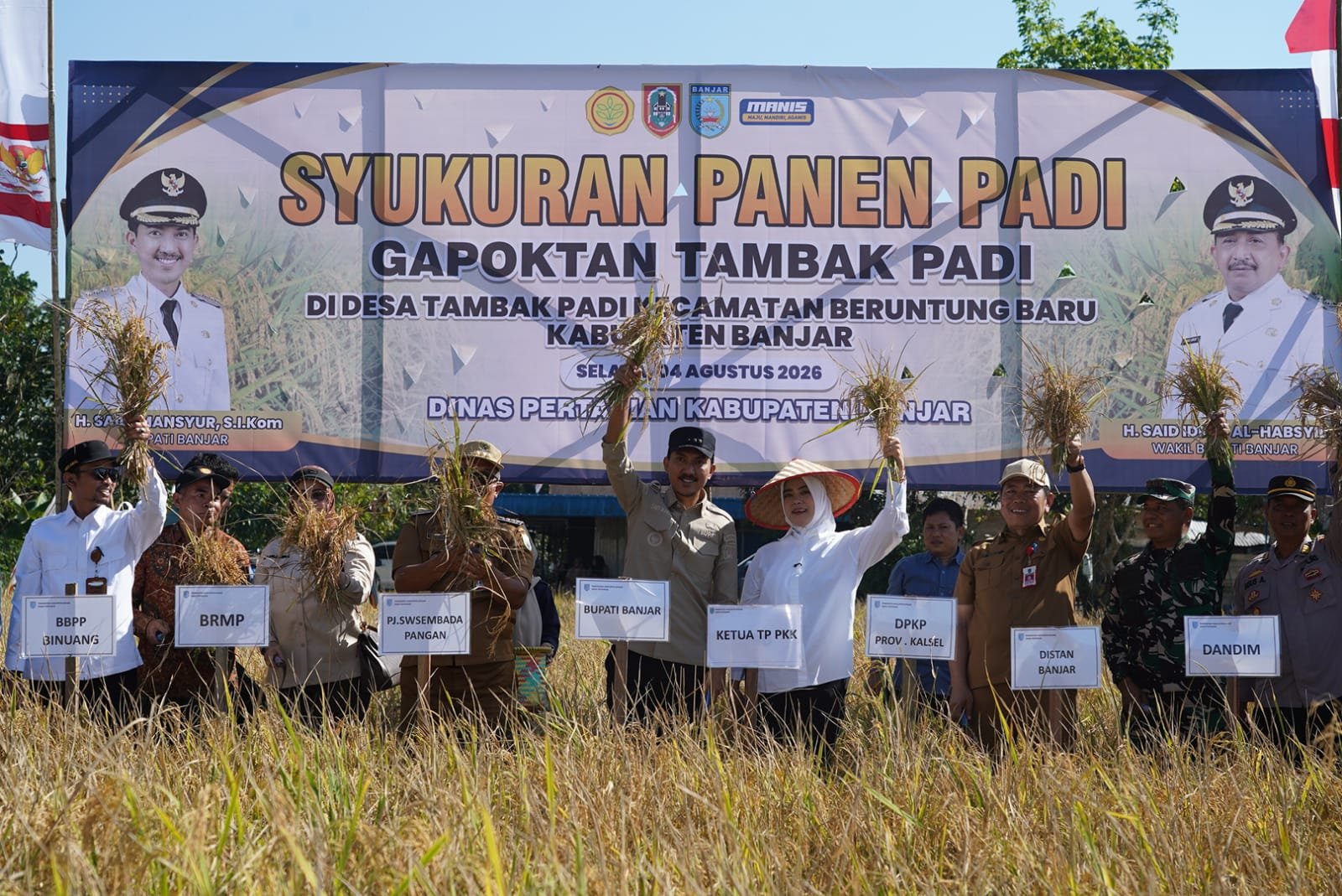 Panen Padi di Beruntung Baru, Bupati Banjar Tegaskan Komitmen Perkuat Ketahanan Pangan Nasional