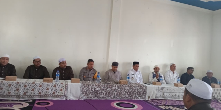 Bupati Balangan Serahkan Bantuan Pendidikan untuk 378 Santri Ponpes Nurul Muhibbin Halong, Ringankan Beban Orang Tua