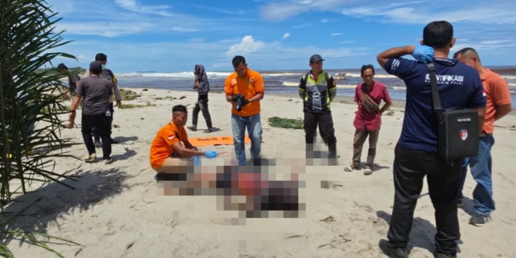 Dua Hari Hilang Usai Diduga Terjun ke Sungai, Warga Muara Sibuntuon Ditemukan Tewas di Pesisir Lumut Maju