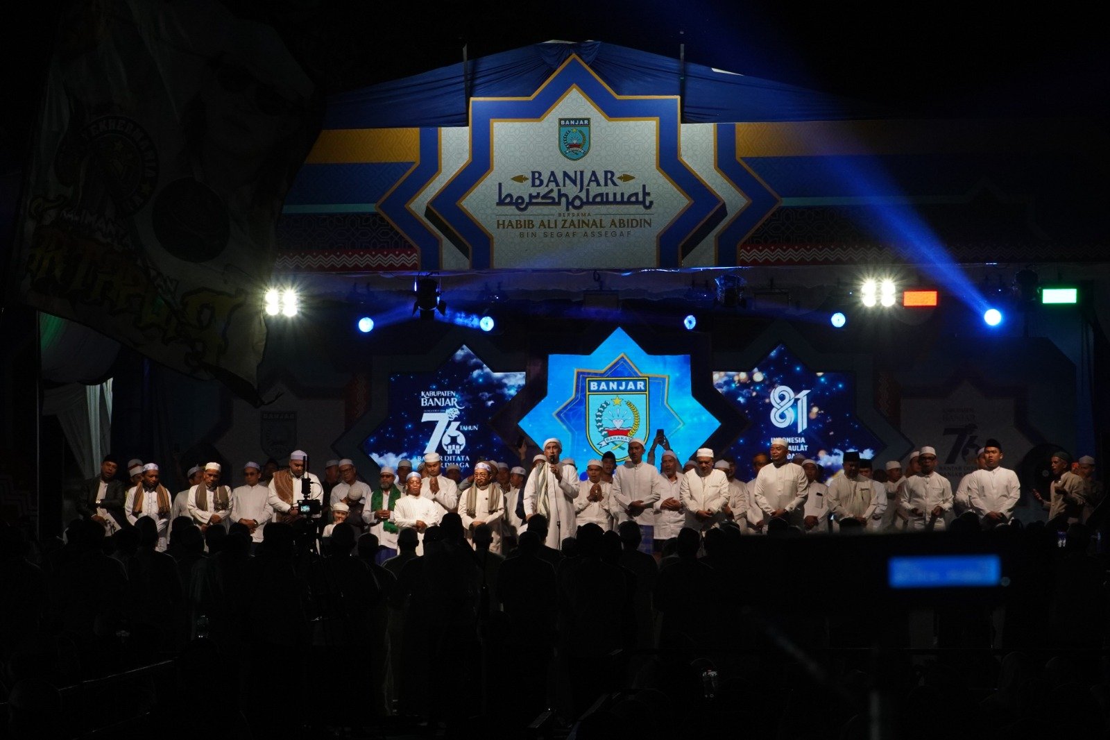 Ribuan Jemaah Larut dalam Banjar Berselawat, Warga Mandiangin Bawa Pulang Hadiah Umrah