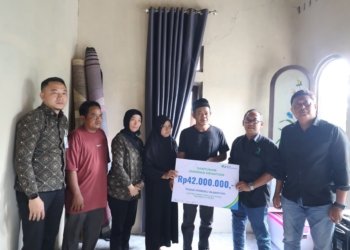 BPJS Ketenagakerjaan Batulicin Serahkan Santunan JKM Rp84 Juta untuk Dua Ahli Waris Pekerja Rentan di Tanah Bumbu