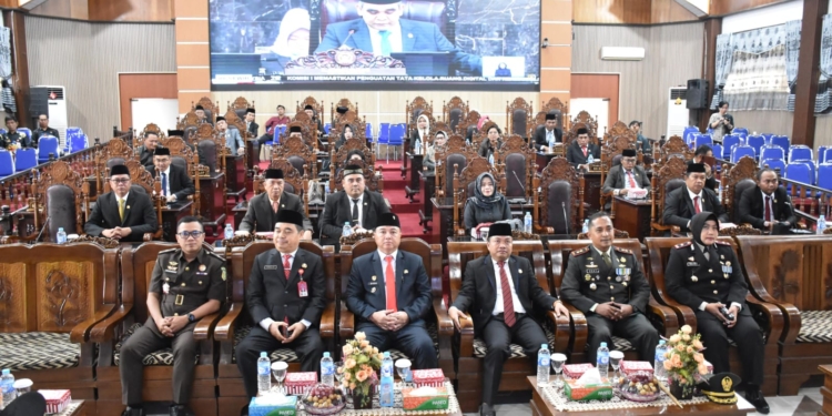 DPRD Kapuas Ikuti Agenda Kenegaraan melalui Sidang Paripurna Istimewa