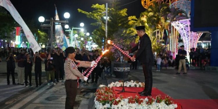 Kotabaru Diterangi Pawai Obor, Pesan Perjuangan Pahlawan Kembali Menggema