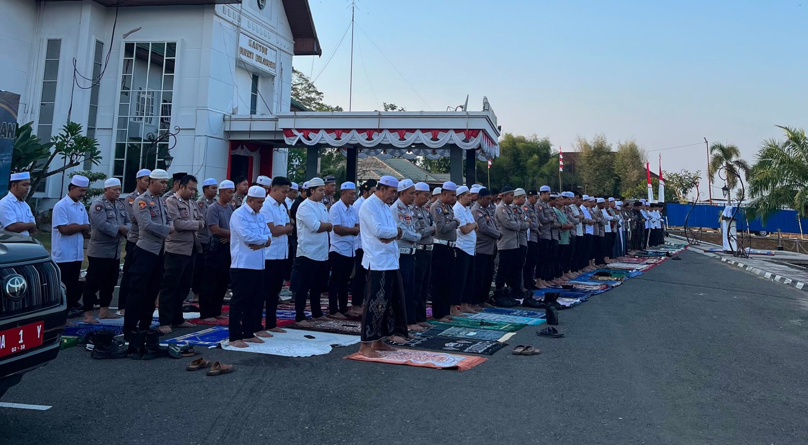 Salat Istisqa di Tengah Kemarau, Polres Balangan Ajak Warga Cegah Karhutla