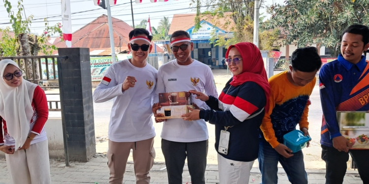 Semarak HUT ke-81 RI, Pegawai Kecamatan Batumandi Adu Kekompakan dalam Beragam Perlombaan