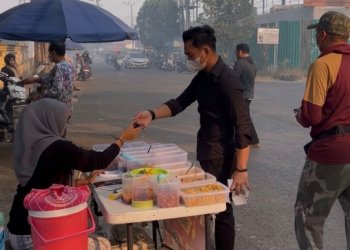 Antisipasi Dampak Kabut Asap Karhutla, Ribuan Masker Gratis di Bagikan Serentak di Kecamatan BBS