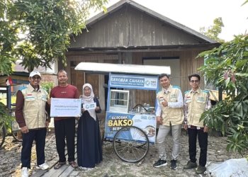 YBM PLN Hadirkan Gerobak Cahaya, Dukung Suyata Kembangkan Usaha Bakso Keliling
