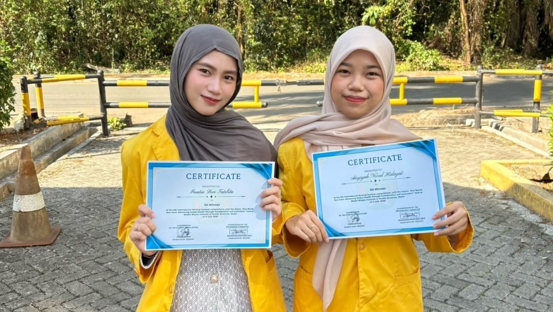Dua Mahasiswi Farmasi ULM Sabet Juara 1 Poster Ilmiah Internasional