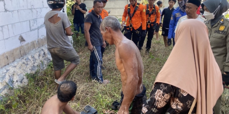 Terjepit di Dalam Sumur, Pria 53 Tahun Berhasil Dievakuasi Tim SAR dalam Kondisi Selamat