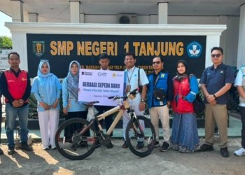 YBM PLN Salurkan 40 Sepeda untuk Dukung Pendidikan Anak di Banua Enam