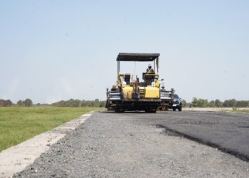 Walikota Lisa Tinjau Langsung Proyek Pengaspalan Jalan Purnawirawan – Guntung Manggis