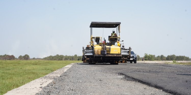 Walikota Lisa Tinjau Langsung Proyek Pengaspalan Jalan Purnawirawan – Guntung Manggis