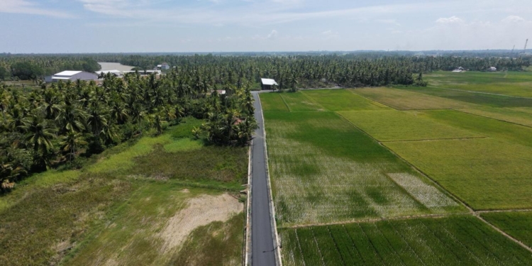 Komitmen Bupati Tanah Bumbu Andi Rudi Latif Muluskan Jalan Penghubung Desa Rantau Panjang Hulu
