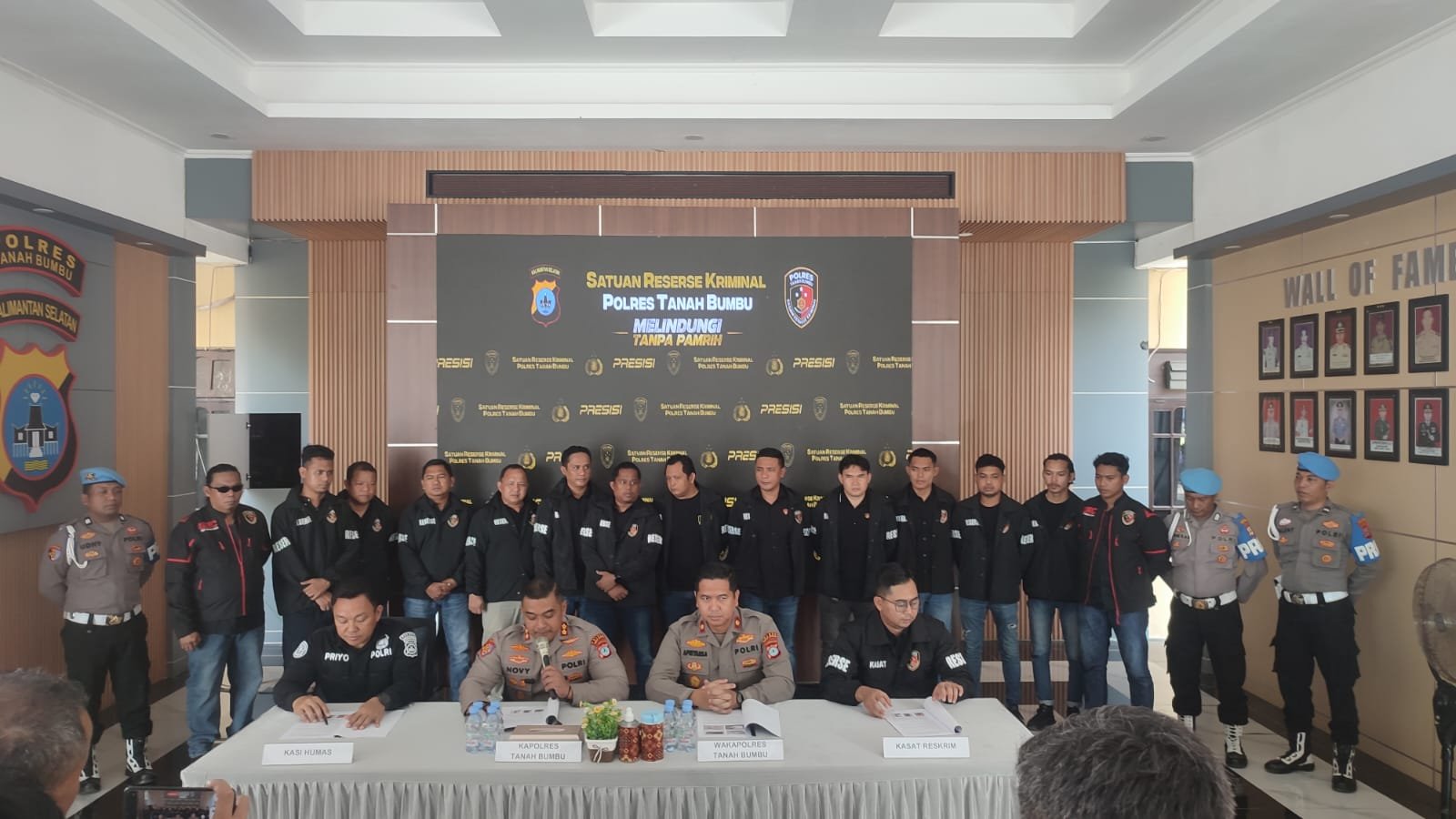 Polres Tanah Bumbu Gelar Press Release Ungkap 24 Kasus Pidana: Dari Pembunuhan Berencana Hingga Oknum Guru Cabuli Murid Puluhan Kali