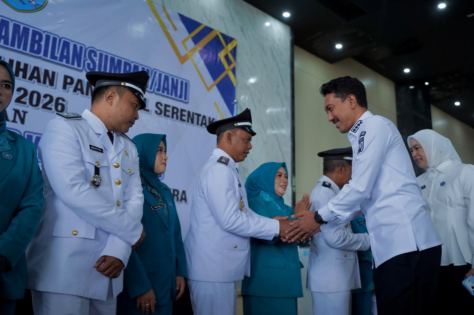 23 Pambakal Resmi Dilantik, Bupati Banjar Tegaskan Tak Ada Lagi Kubu Pemenang dan Kalah
