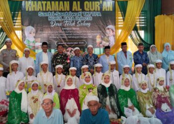 Khataman Al-Qur’an Santri TK/TPA Nurul Fata Teluk Selong, Tanamkan Cinta Al-Qur’an Sejak Dini