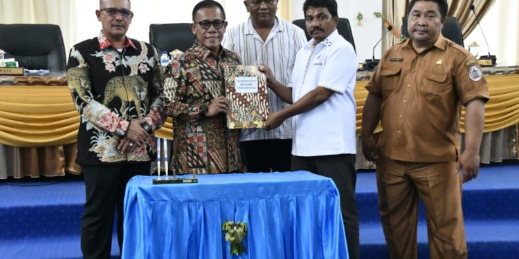 KUA-PPAS 2027 Tapteng Disepakati, Masinton: Setiap Rupiah APBD Harus Berdampak bagi Rakyat