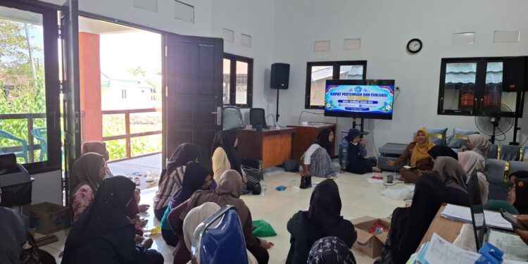 TP PKK Desa Tambak Baru Ulu Gelar Pertemuan dan Evaluasi, Pembakal Dorong Program Semakin Terarah