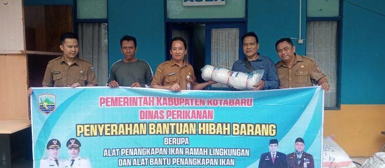 14 KUB Nelayan Kotabaru Terima Bantuan Alat Tangkap, Diharapkan Dongkrak Hasil dan Pendapatan