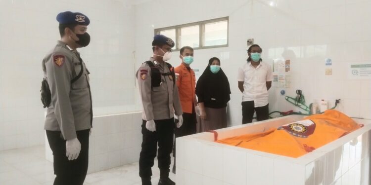Empat Korban Km Virgo Transport 8 Ditemukan di pesisir Pantai, Sisa Belum Ditemukan 57 Orang