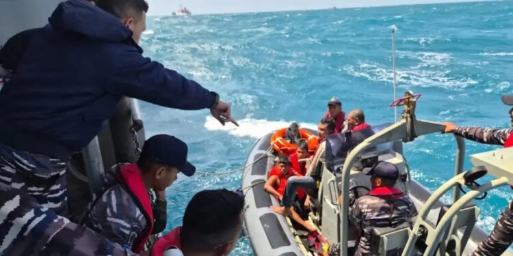 Sempat Tertahan Cuaca Buruk, 22 Korban Selamat KM Virgo Transport 8 Akhirnya Tiba di Pelabuhan Trisakti