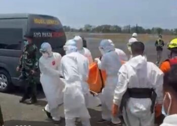 Tim SAR Gabungan Evakuasi Empat Jenazah KM Virgo Transport 8 Lewat Jalur Udara
