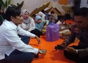 Wakil Gubernur Kalimantan Selatan Hasnuryadi Kunjungi Pelabuhan Trisakti, Pantau Penanganan Pascatenggelamnya Virgo Transport 8