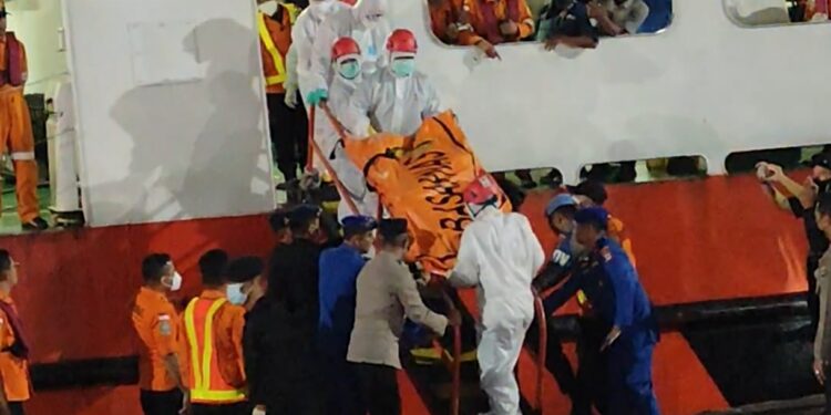 Identitas Belum Diketahui, 3 Jasad KMP Virgo Transport 8 Diidentifikasi ke RS Bhayangkara