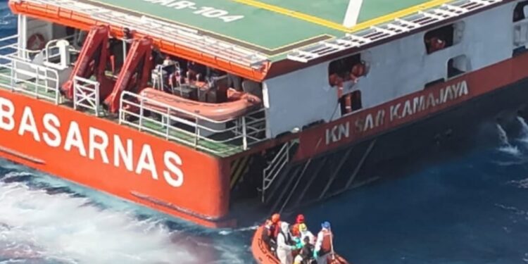 Tim SAR Gabungan Operasi Korban KMP Virgo Transport 8 Temukan Satu Jasad Dalam Badan Kapal