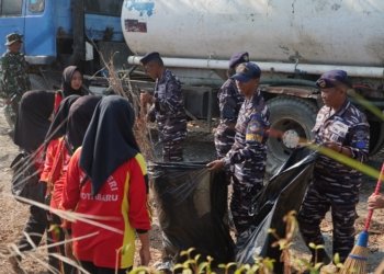 Lanal Kotabaru Gelar Bakti Sosial, Semarak HUT ke-81 TNI AL Diisi Aksi Nyata untuk Masyarakat