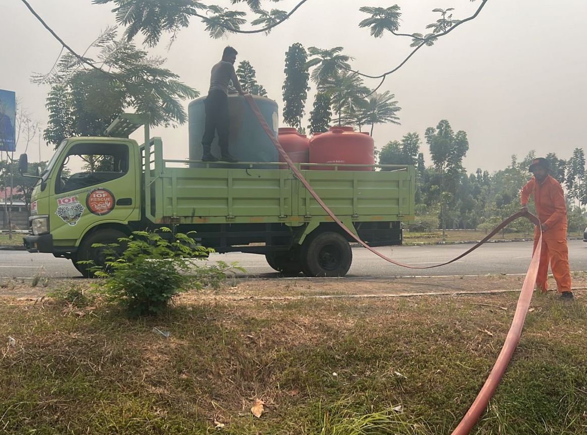 Dukung Penanganan Karhutla, Bandara Internasional Syamsudin Noor Siapkan Pos Bantuan Suplai Air