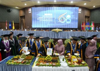 Kejutan Umroh Meriahkan Puncak Dies Natalis ke-68 Kampus ULM
