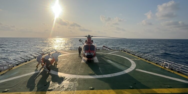 Tim SAR Evakuasi 5 Korban Lagi Insiden KMP Virgo Transport 8