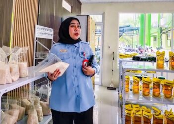 Tinjau Kios Pangan, Wali Kota Banjarbaru Minta DKP3 Perkuat Produksi dan Petani Lokal