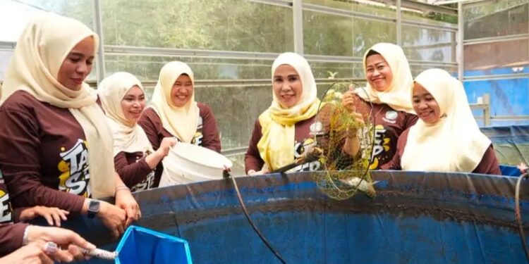 Sri Huriyati Hadi Ajak Warga Balangan Gemar Makan Ikan, Dorong Budidaya Jadi Kegiatan Produktif Keluarga