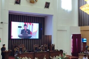 DPRD Gelar Paripurna, Pemkab Tanah Bumbu Dukung 2 Raperda  Inisiatif Pengentasan Kemiskinan dan SDM