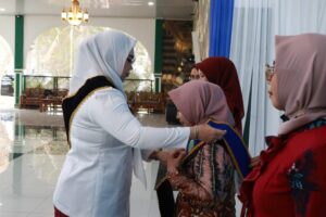 Perkuat Literasi Daerah, Bunda Literasi Tanah Bumbu, Andi Irmayani Rudi Latif Kukuhkan Duta Baca