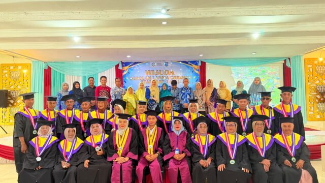 Wisuda 20 Lansia Berdaya Desa Sungai Batang Ilir, Zulkifli Apresiasi Bimbingan Balai KB Martapura Barat